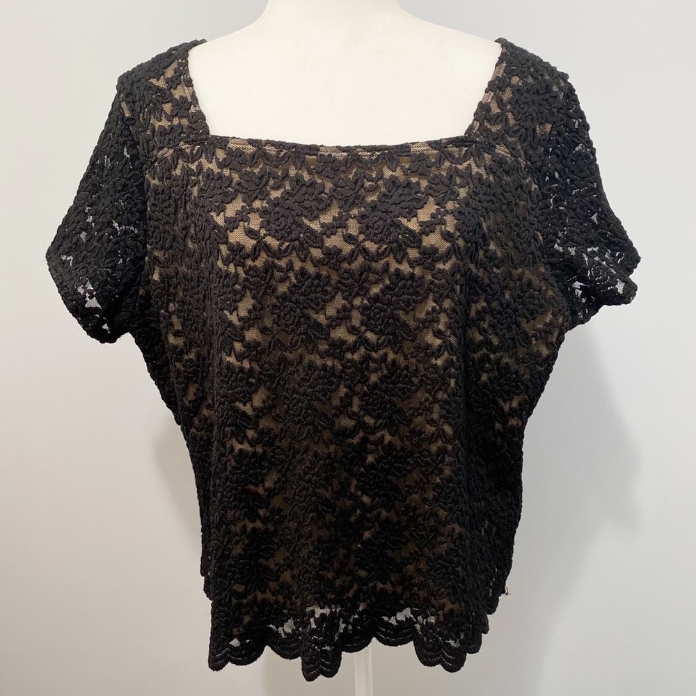 CONNECTED Woman Black Lace Overlay Top 3X